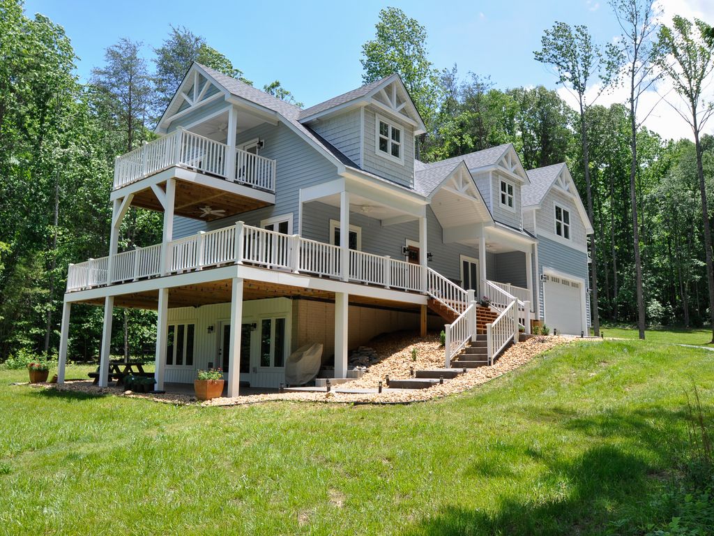 virginia lake house rental